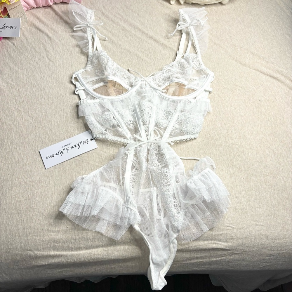 NWT For Love And Lemons Lace Heart Embroidery Teddy / White / XXS - Picture 5 of 7